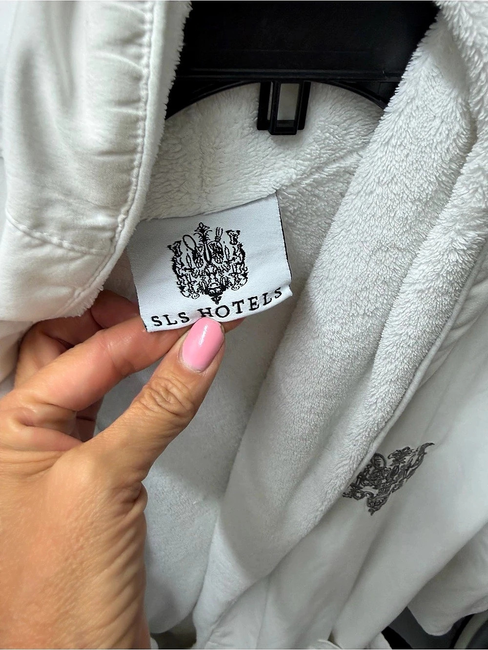 SLS HOTELS White Robe - Picture 3 of 3